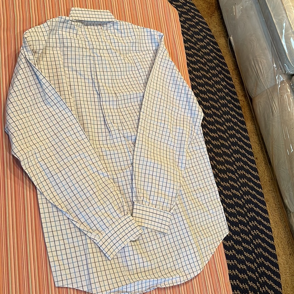 Shirt - Picture 4 of 4